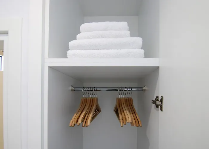 Phaedrus Living - Seaside Luxury Flat Harbour 108 * パ フォス