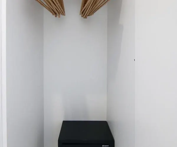 Phaedrus Living - Seaside Luxury Flat Harbour 108 *