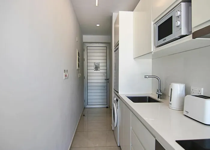 Phaedrus Living - Seaside Luxury Flat Harbour 108 Paphos